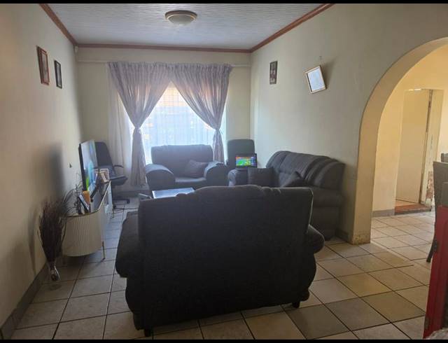3 BEDROOM HOUSE FOR SALE IN LA ROCHELLE